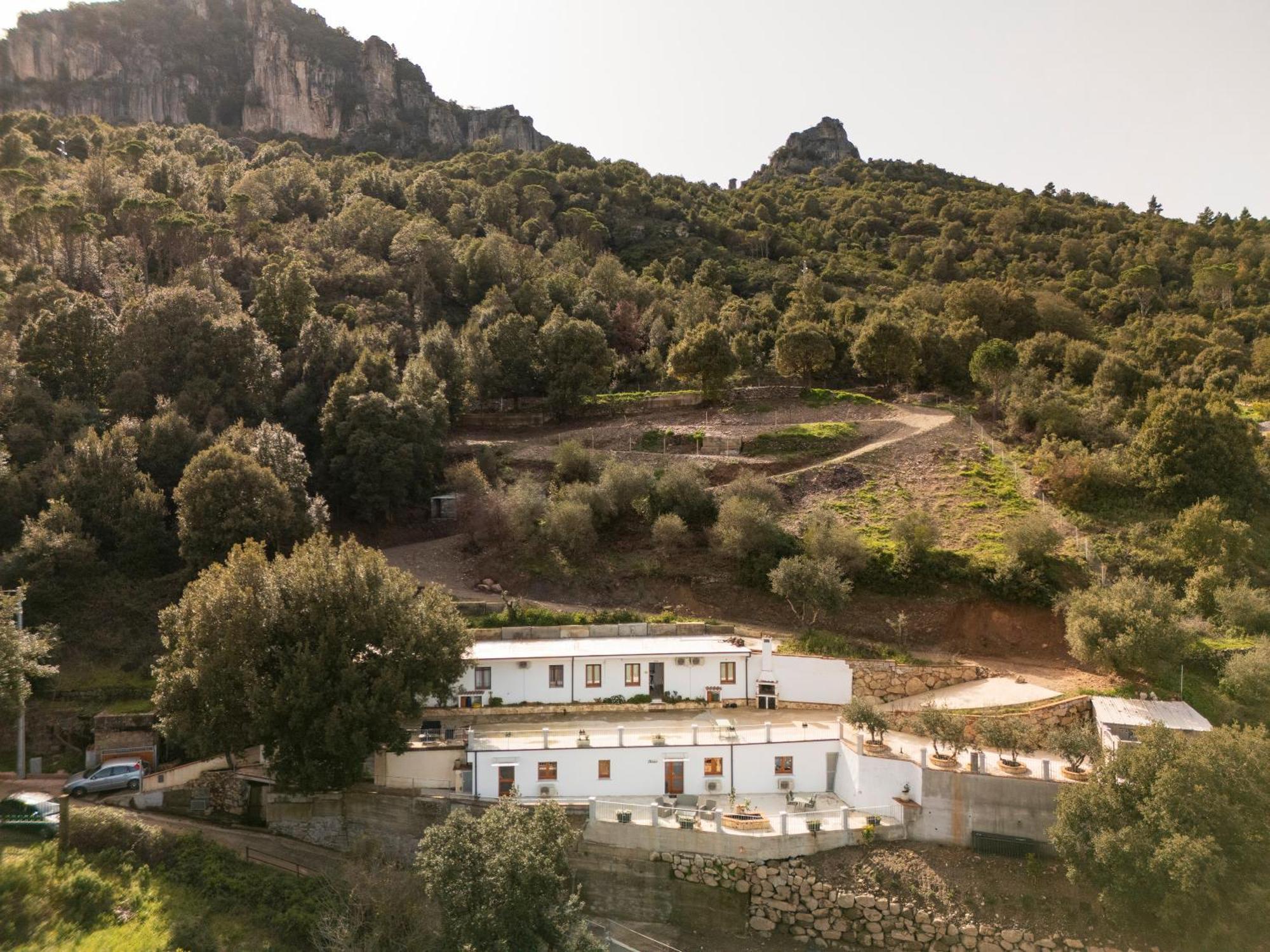 فيلا Casa Jerzu S'Essia De Su Santu المظهر الخارجي الصورة